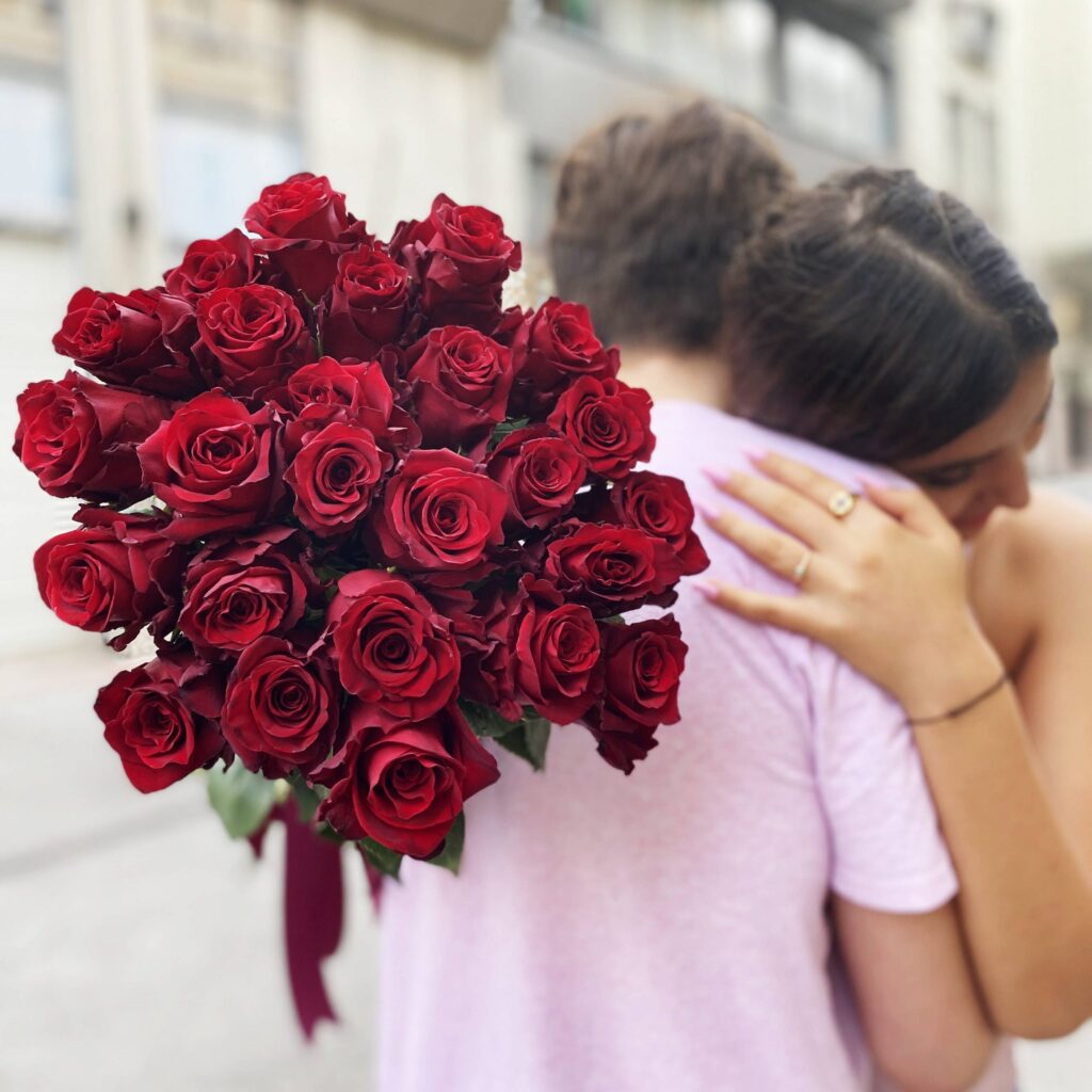 Romantic red rose bouquet, product image 2