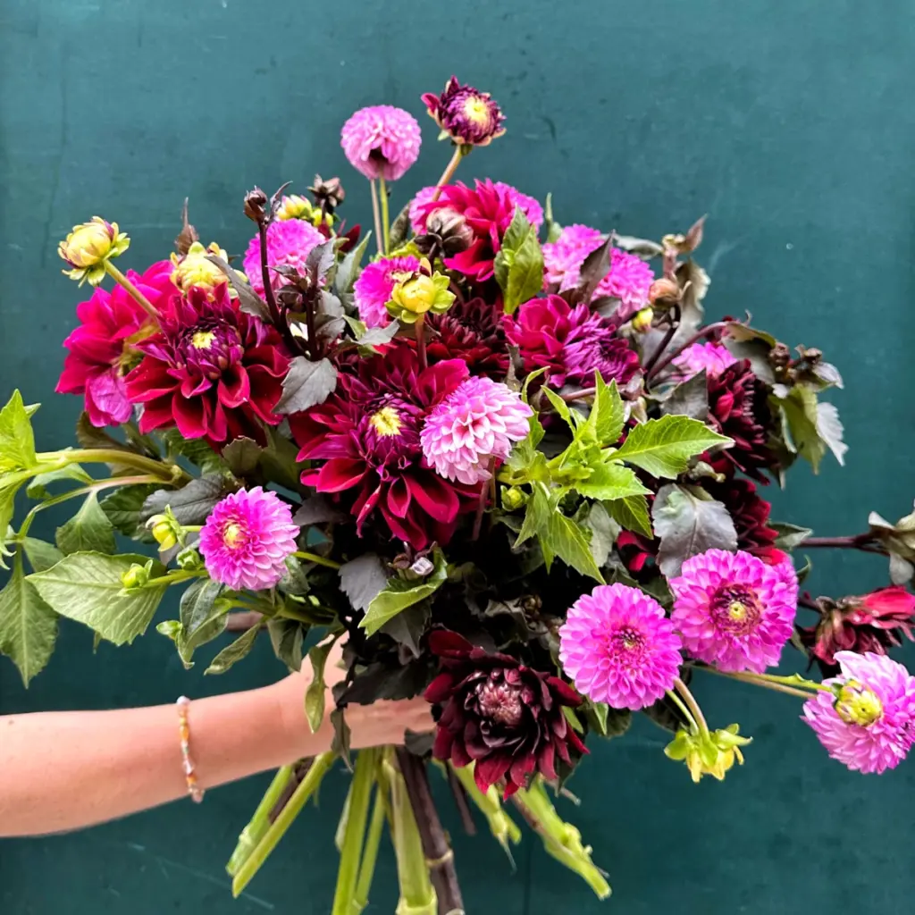 Dahlia bouquet, product image 5