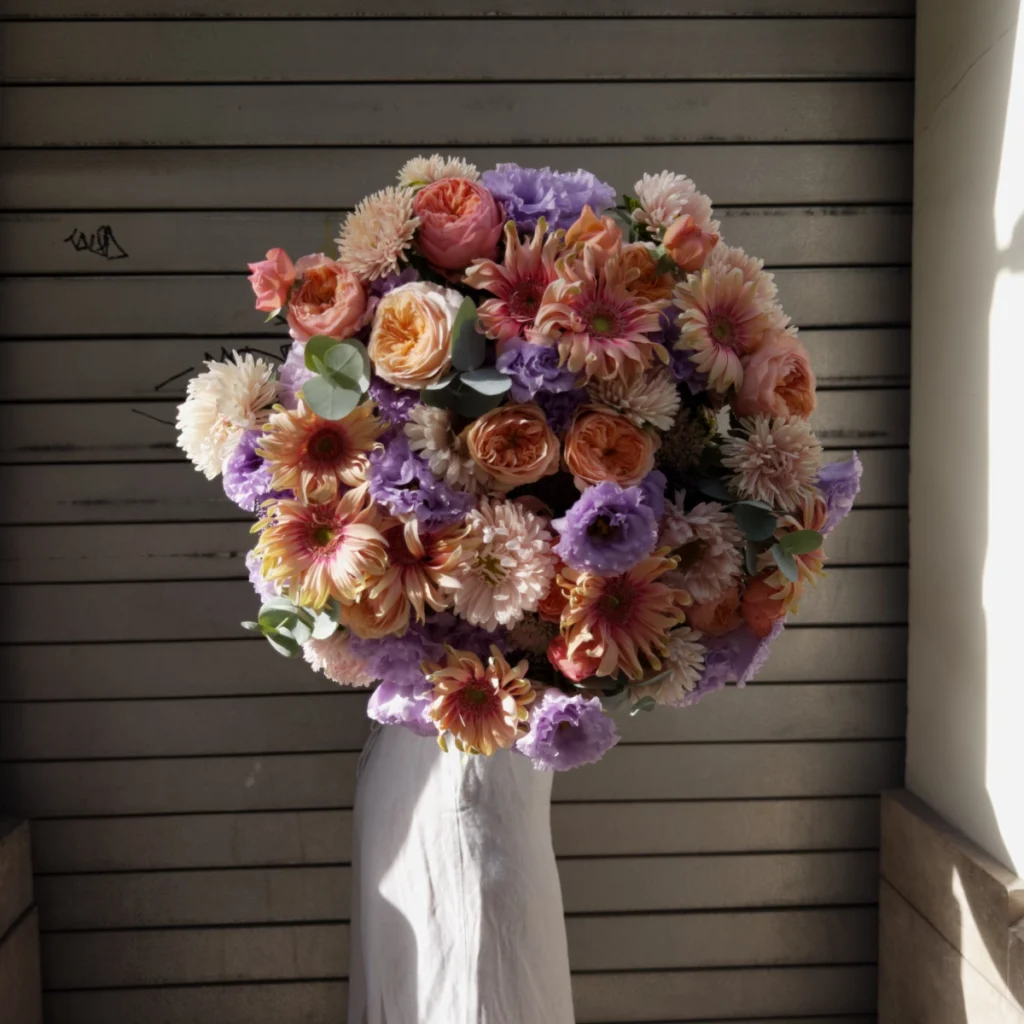 Mixed bouquet in peach and purple shades, product image 2