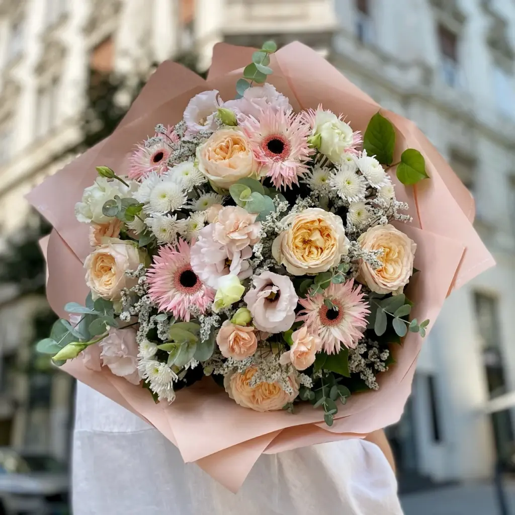 Pastel dream bouquet of mixed flowers, featured image