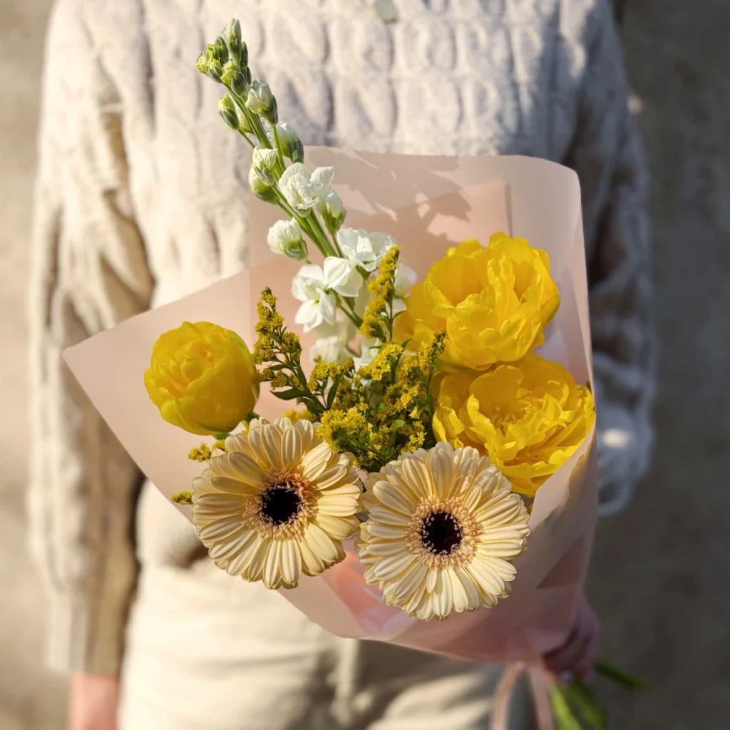 Spring Bouquet in Yellow Shades, product image 3